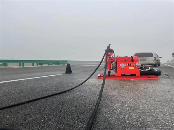 昌乐马路路基路面开裂下沉注浆加固灌浆